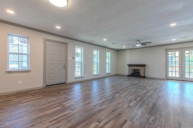 114 John Shelton Rd, Jacksonville, AR 72076