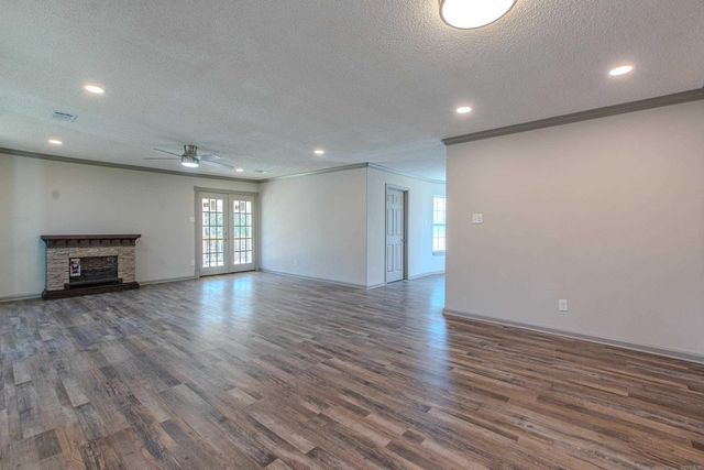 114 John Shelton Rd, Jacksonville, AR 72076