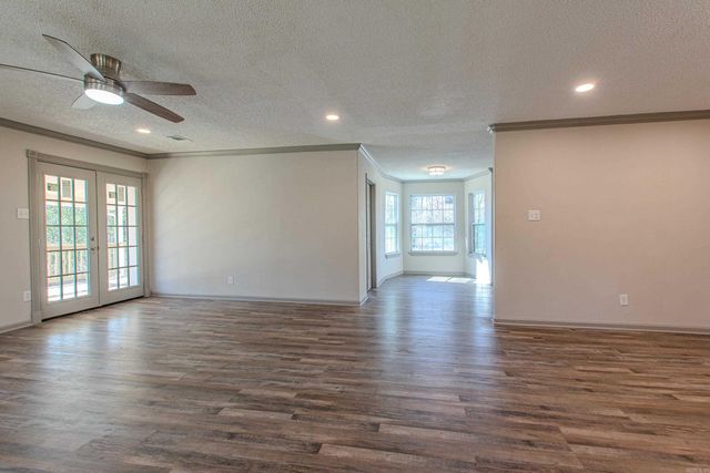 114 John Shelton Rd, Jacksonville, AR 72076