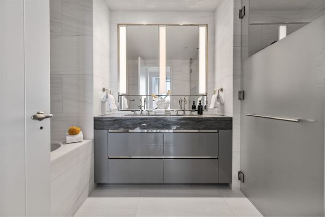 682 Atlantic Ave 39D, Boston, MA 02111