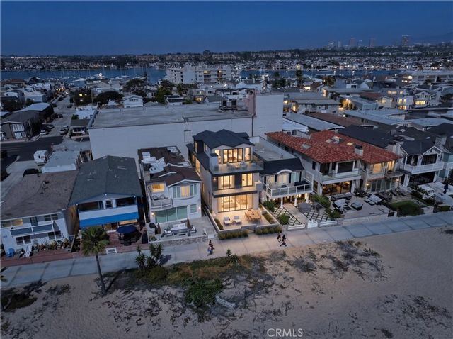 306 E Oceanfront, Newport Beach, CA 92661