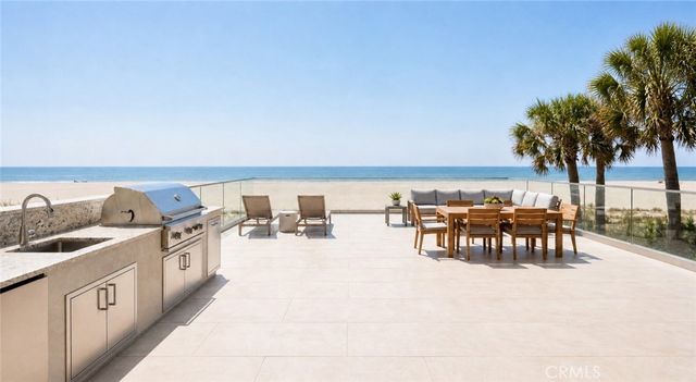306 E Oceanfront, Newport Beach, CA 92661
