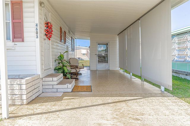 4603 NEWCOMB AVENUE, Zephyrhills, FL 33541