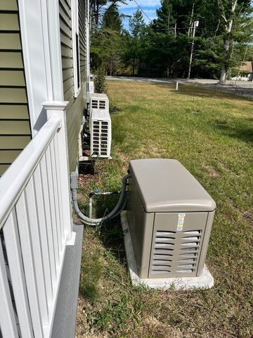 90 Howland Rd, Lakeville, MA 02347
