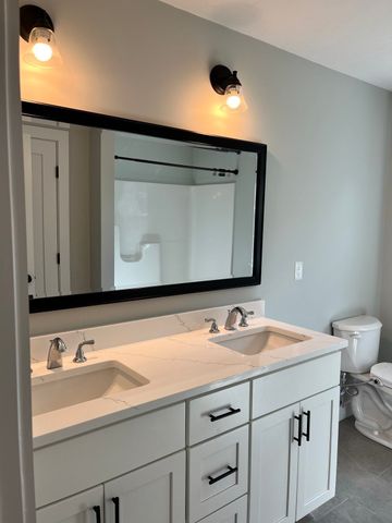 90 Howland Rd, Lakeville, MA 02347