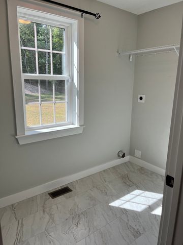 90 Howland Rd, Lakeville, MA 02347