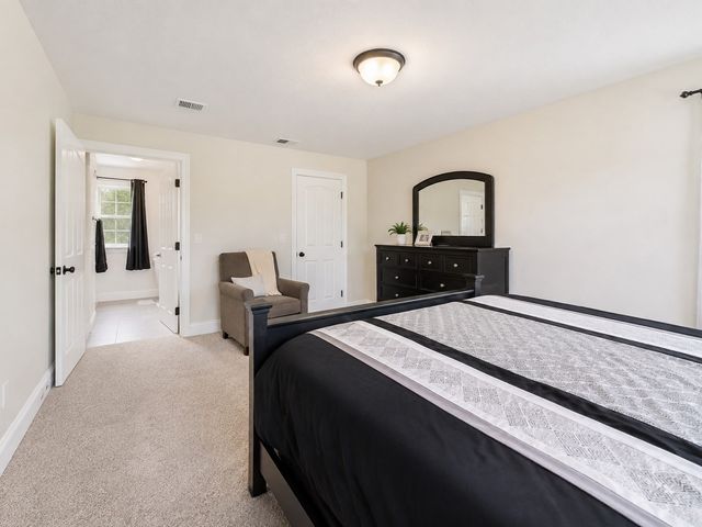 90 Howland Rd, Lakeville, MA 02347