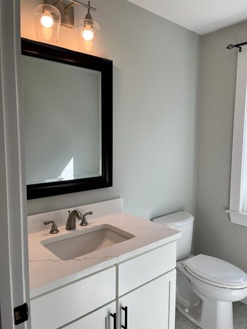 90 Howland Rd, Lakeville, MA 02347