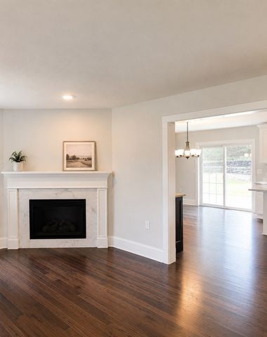 90 Howland Rd, Lakeville, MA 02347