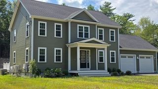 90 Howland Rd, Lakeville, MA 02347