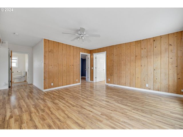 16265 Se HIGHWAY 224, Damascus, OR 97089