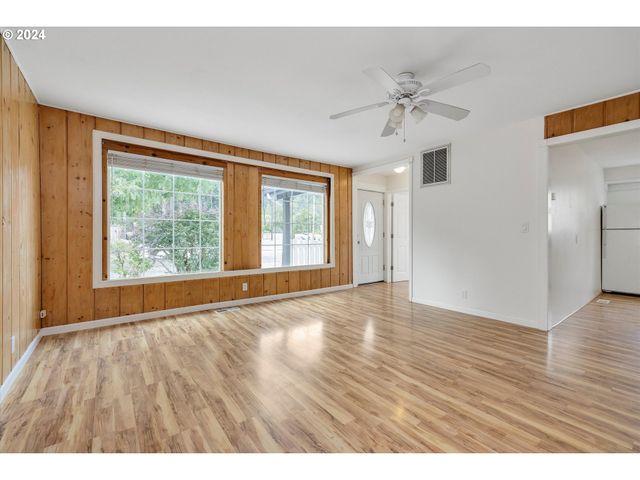 16265 Se HIGHWAY 224, Damascus, OR 97089