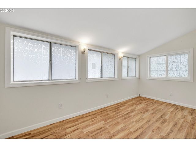 16265 Se HIGHWAY 224, Damascus, OR 97089