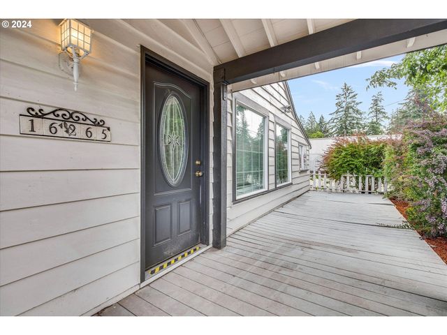 16265 Se HIGHWAY 224, Damascus, OR 97089