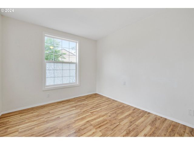 16265 Se HIGHWAY 224, Damascus, OR 97089