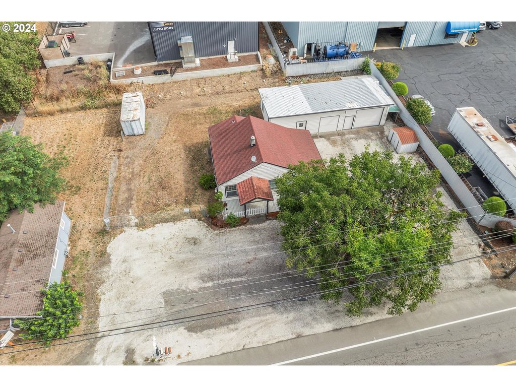 16265 Se HIGHWAY 224, Damascus, OR 97089