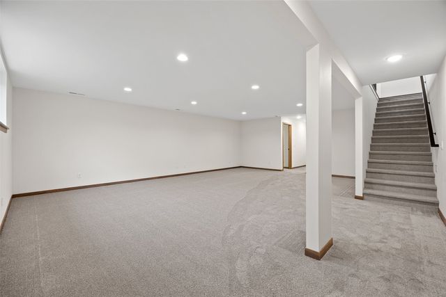 2070 Royal Oak Ridge Road, Marion, IA 52302