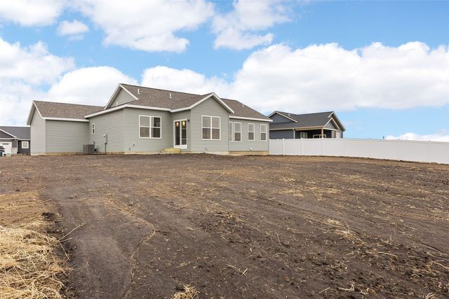 2070 Royal Oak Ridge Road, Marion, IA 52302