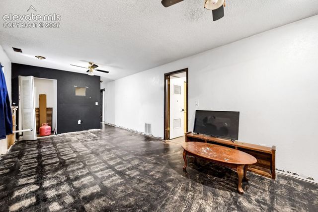 93 Regency Boulevard, Pueblo, CO 81005