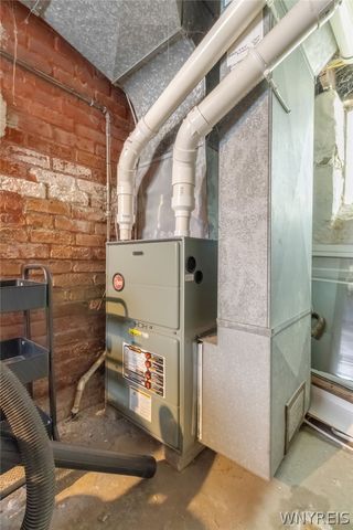 27 Salem Street, Buffalo, NY 14220