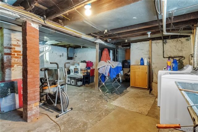 27 Salem Street, Buffalo, NY 14220