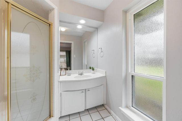 1709 Princeton Drive, Arlington, TX 76015