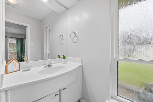 1709 Princeton Drive, Arlington, TX 76015