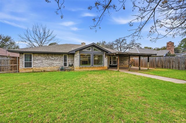 1709 Princeton Drive, Arlington, TX 76015
