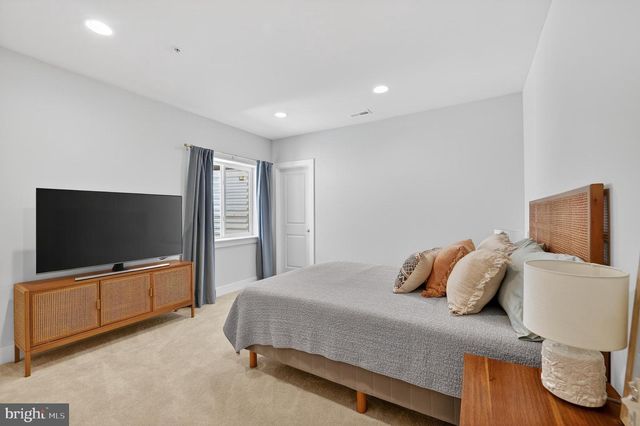 22129 CLARKSBURG RD, Clarksburg, MD 20871