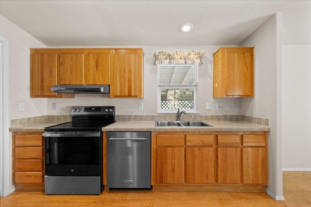 5648 Foothill Blvd 26, Grants Pass, OR 97526