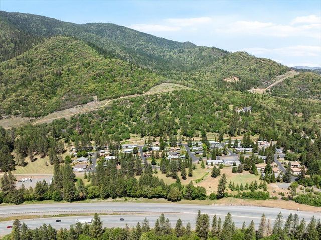 5648 Foothill Blvd 26, Grants Pass, OR 97526