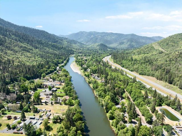 5648 Foothill Blvd 26, Grants Pass, OR 97526