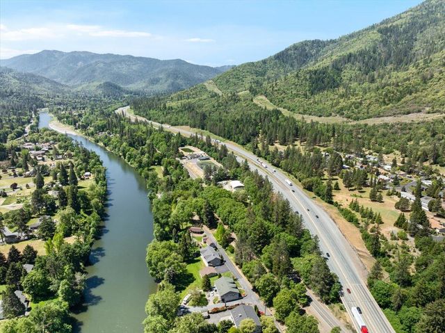 5648 Foothill Blvd 26, Grants Pass, OR 97526
