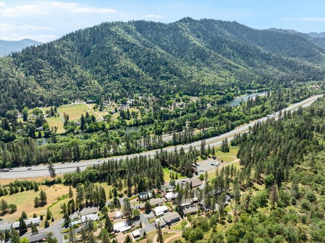 5648 Foothill Blvd 26, Grants Pass, OR 97526