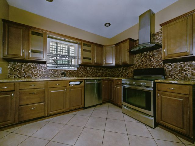 7732 S Winchester Avenue, Chicago, IL 60620