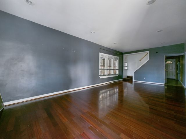 7732 S Winchester Avenue, Chicago, IL 60620