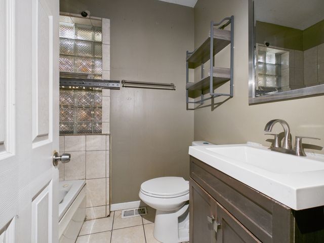 7732 S Winchester Avenue, Chicago, IL 60620