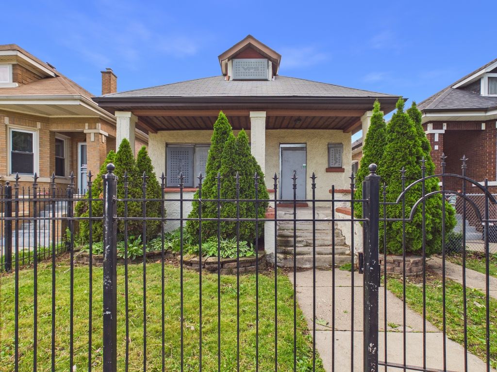 7732 S Winchester Avenue, Chicago, IL 60620