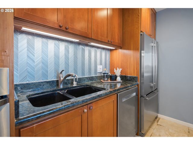 2211 Sw 1ST Ave 1503, Portland, OR 97201