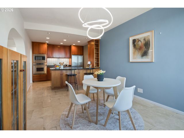 2211 Sw 1ST Ave 1503, Portland, OR 97201