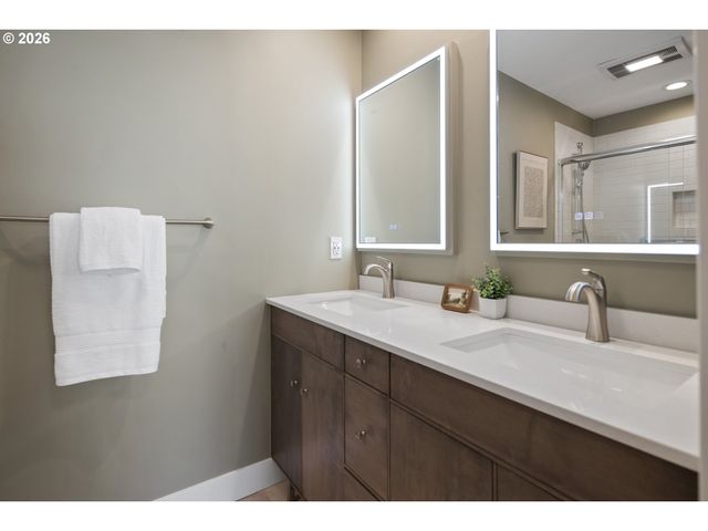 2211 Sw 1ST Ave 1503, Portland, OR 97201