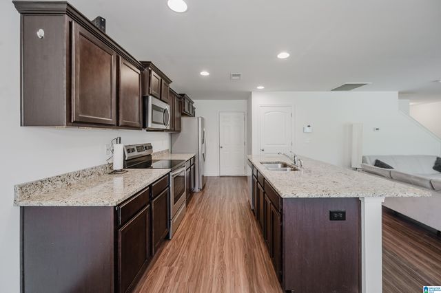 577 READING LANE, Fultondale, AL 35068