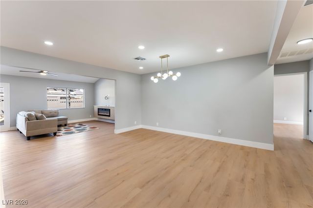 1925 East Saint Louis Avenue, Las Vegas, NV 89104