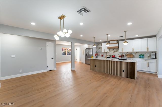 1925 East Saint Louis Avenue, Las Vegas, NV 89104