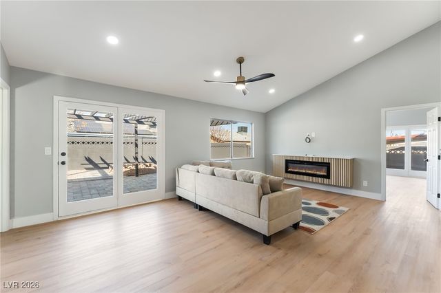 1925 East Saint Louis Avenue, Las Vegas, NV 89104