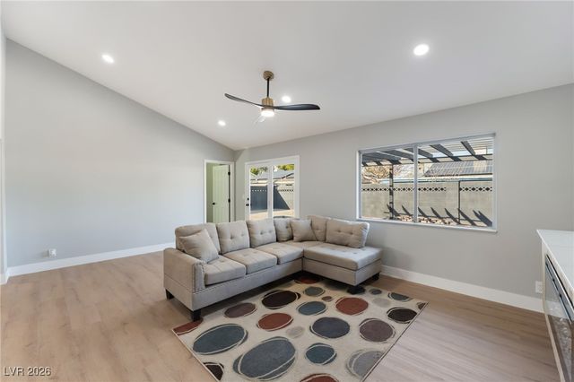 1925 East Saint Louis Avenue, Las Vegas, NV 89104