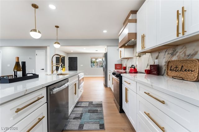 1925 East Saint Louis Avenue, Las Vegas, NV 89104