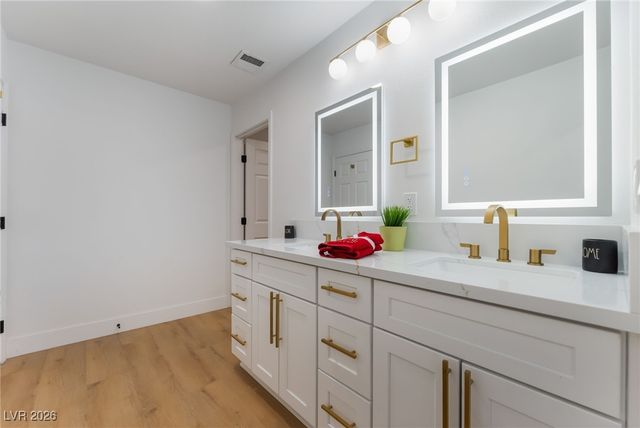 1925 East Saint Louis Avenue, Las Vegas, NV 89104