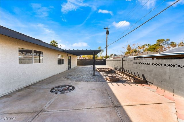 1925 East Saint Louis Avenue, Las Vegas, NV 89104