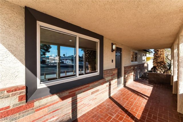 1925 East Saint Louis Avenue, Las Vegas, NV 89104